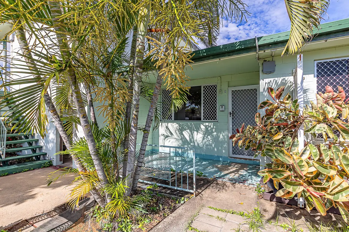 Main view of Homely unit listing, 2/15 Illuka Street, Currajong QLD 4812