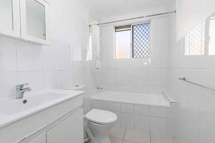 Fifth view of Homely unit listing, 2/15 Illuka Street, Currajong QLD 4812