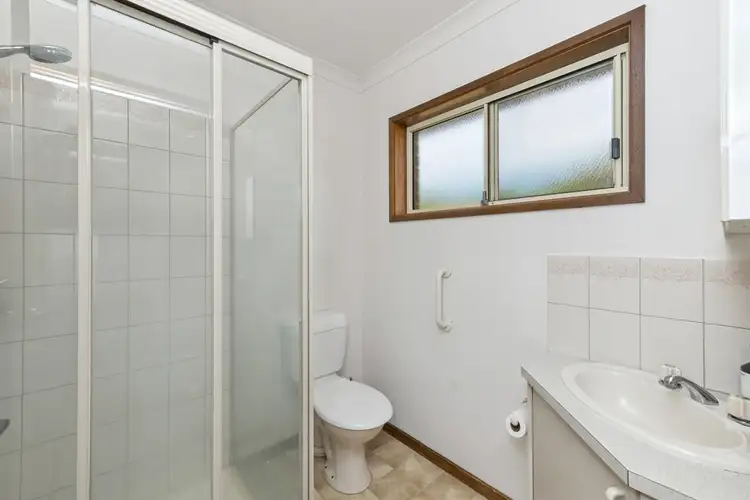 Fifth view of Homely house listing, 8 Kilby Court, Kangaroo Flat VIC 3555