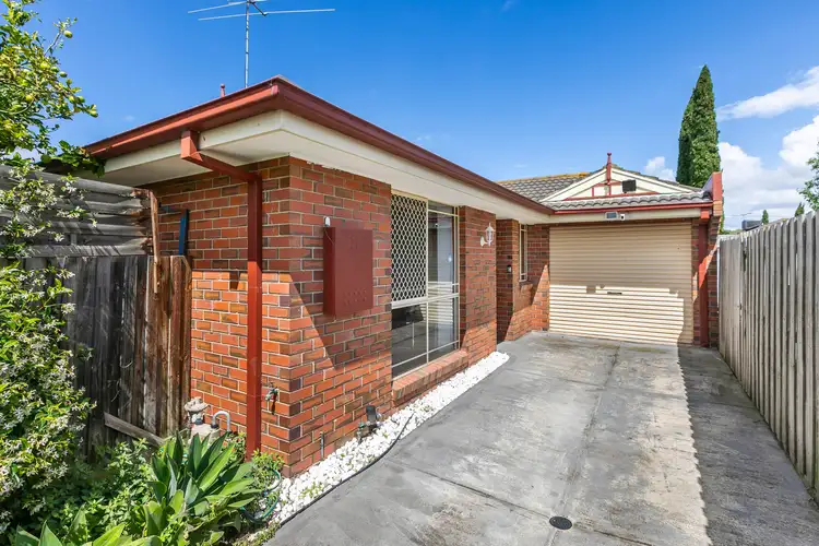 2/6 Huggins Court, Altona Meadows VIC 3028