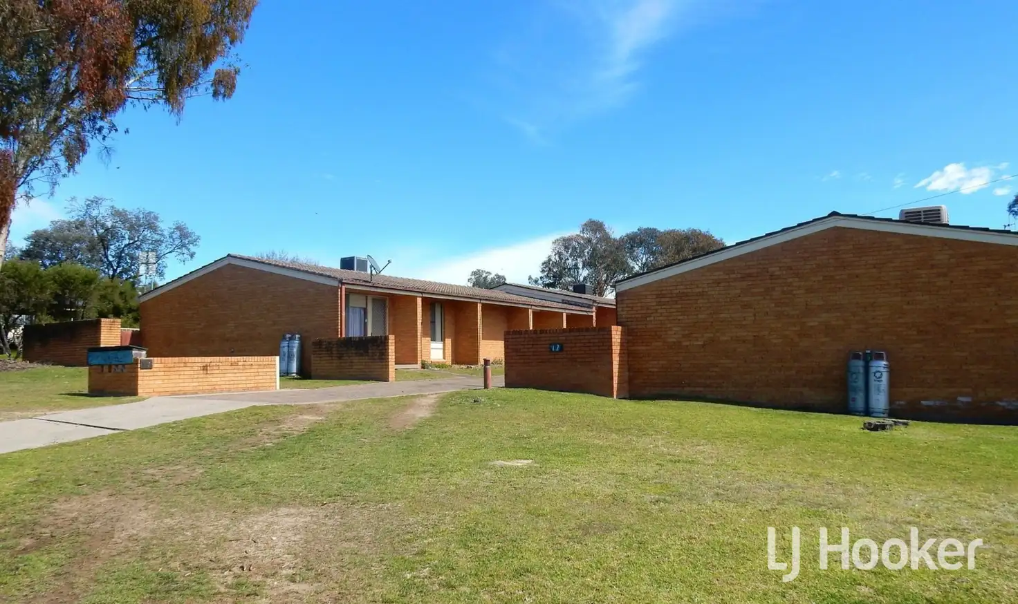 Main view of Homely unit listing, 2/17 Frome Street, Inverell NSW 2360