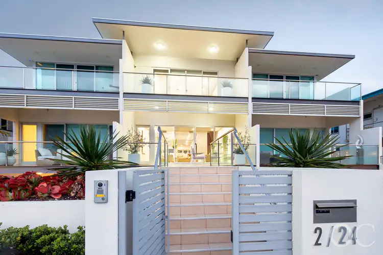 2/24 Seaview Road, West Beach SA 5024