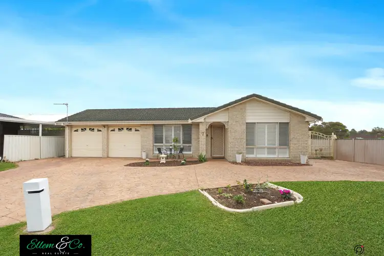 7 Snow Wood Place, Albion Park Rail NSW 2527