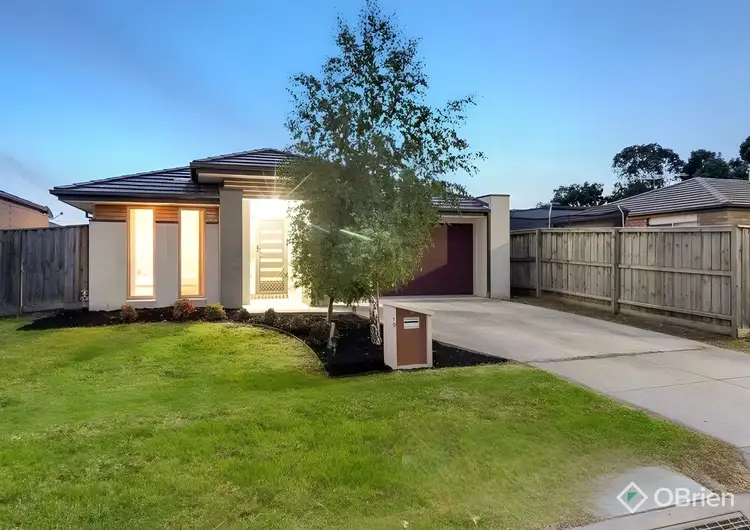19 Field Street, Pakenham VIC 3810