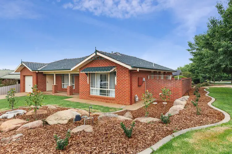 1/2 Lachlan Place, Tatton NSW 2650