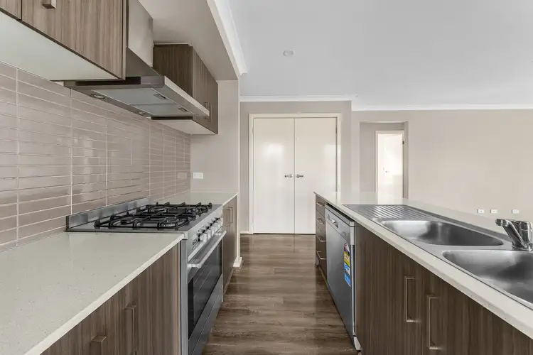 Fifth view of Homely house listing, 10 Hilda Drive, Brookfield VIC 3338