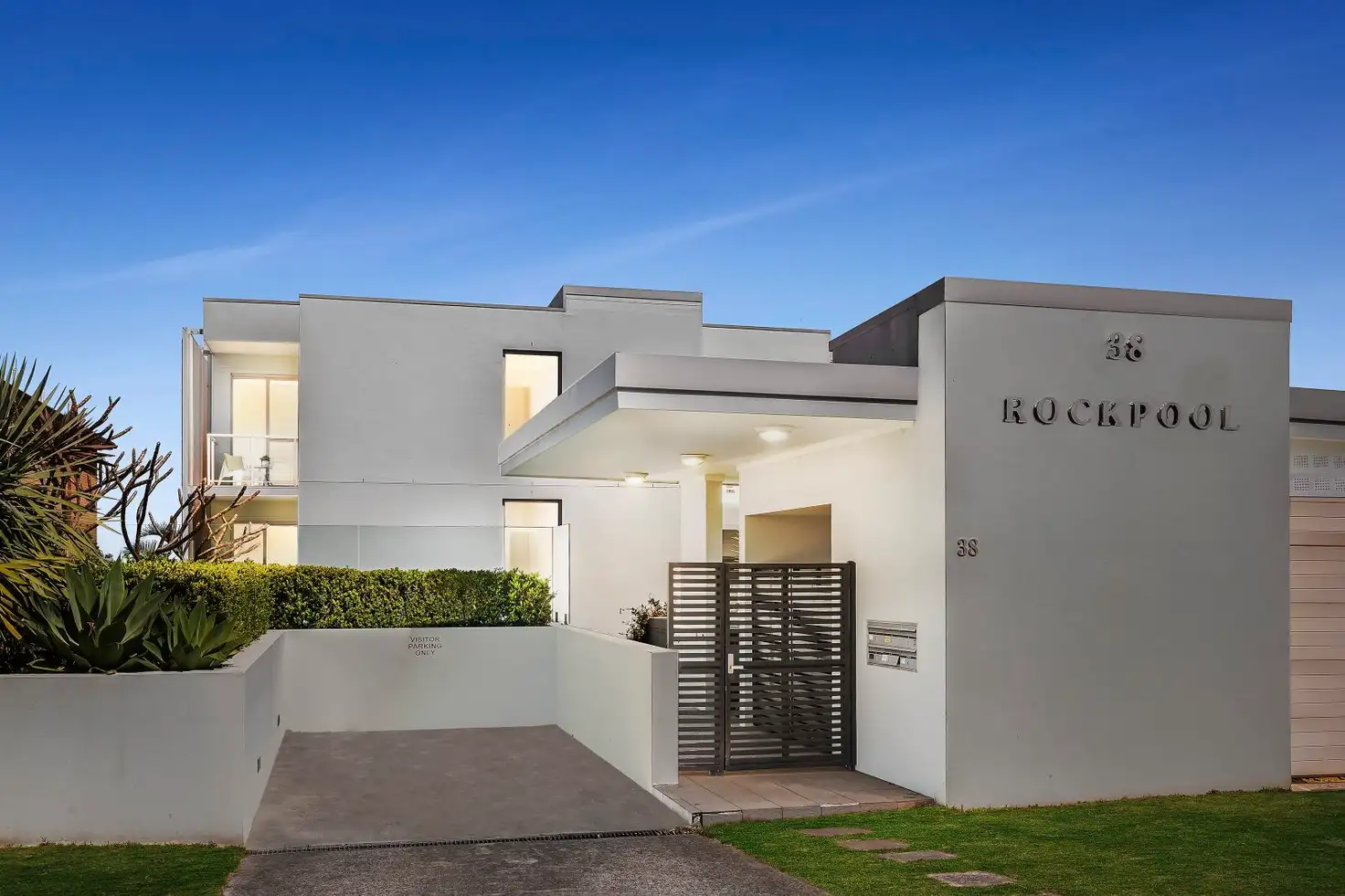 Main view of Homely apartment listing, 2/38 Queenscliff Road, Queenscliff NSW 2096