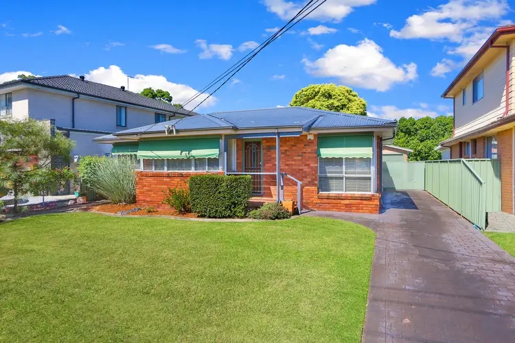 21 Vianney Crescent, Toongabbie NSW 2146