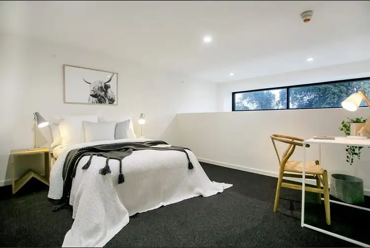 34a Hurtle Square