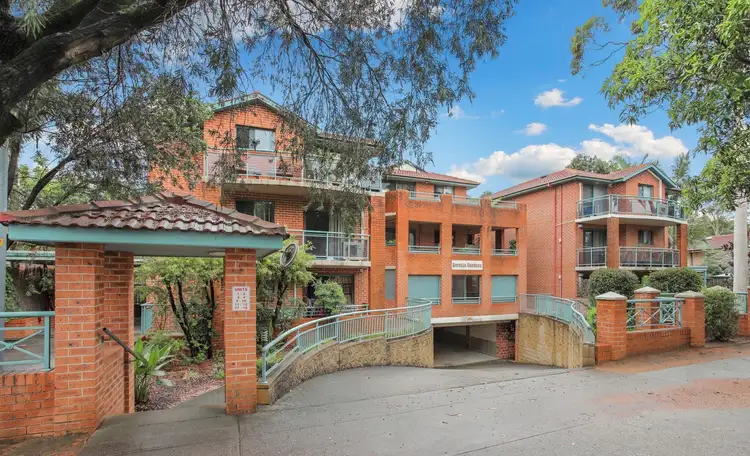 1/152-156 Station Street