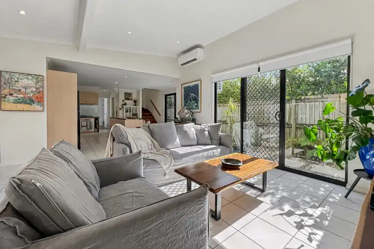 21 Sanibel Court, Kawana Island QLD 4575