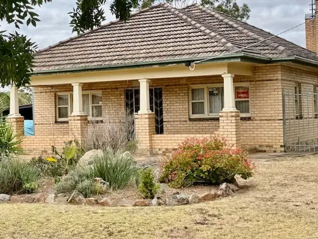 4 Jenkins Street, Charlton VIC 3525