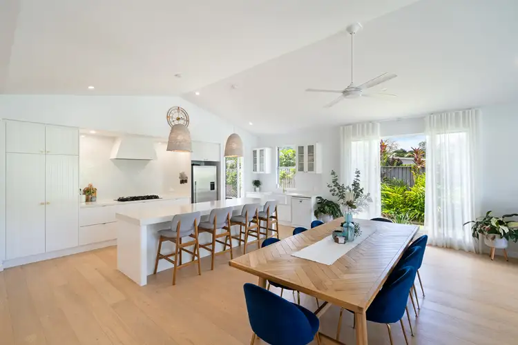 70 Argentea Boulevard