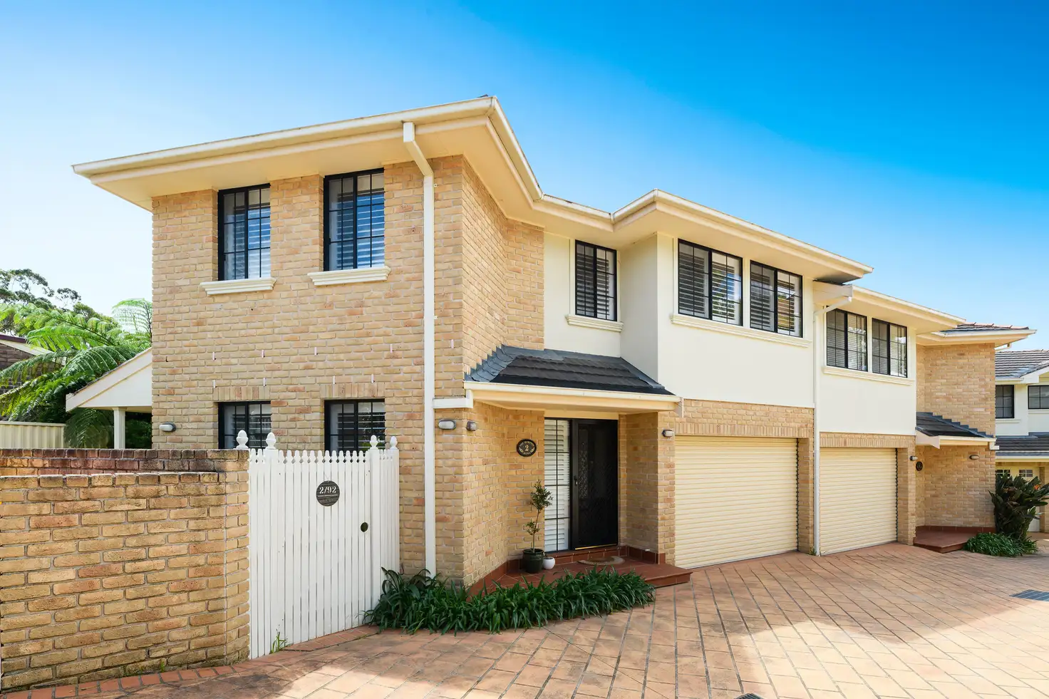 Main view of Homely townhouse listing, 2/92 Toronto Parade, Sutherland NSW 2232