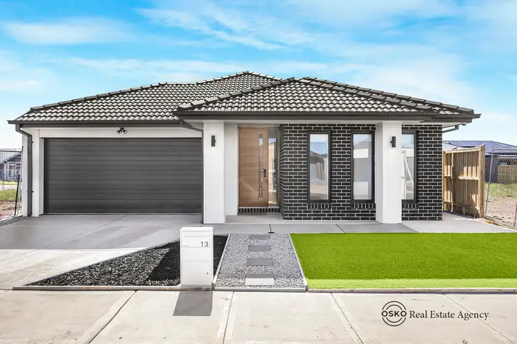 13 Deanside Drive, Deanside VIC 3336