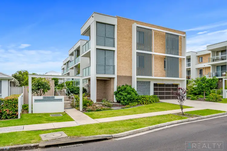 2/55A Caves Beach Road