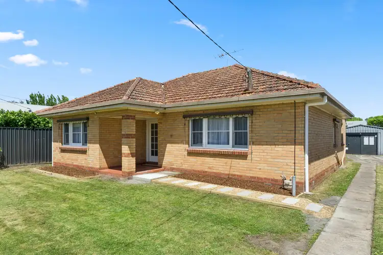 17 Armstrong Street, Colac VIC 3250