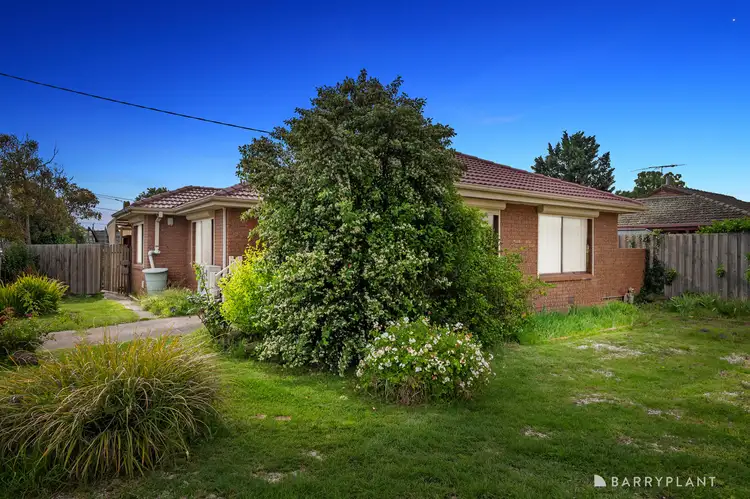 15 Andrew Street, Melton South VIC 3338