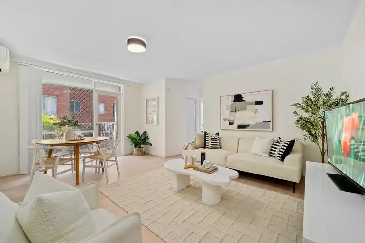 10/19 Meadow Crescent