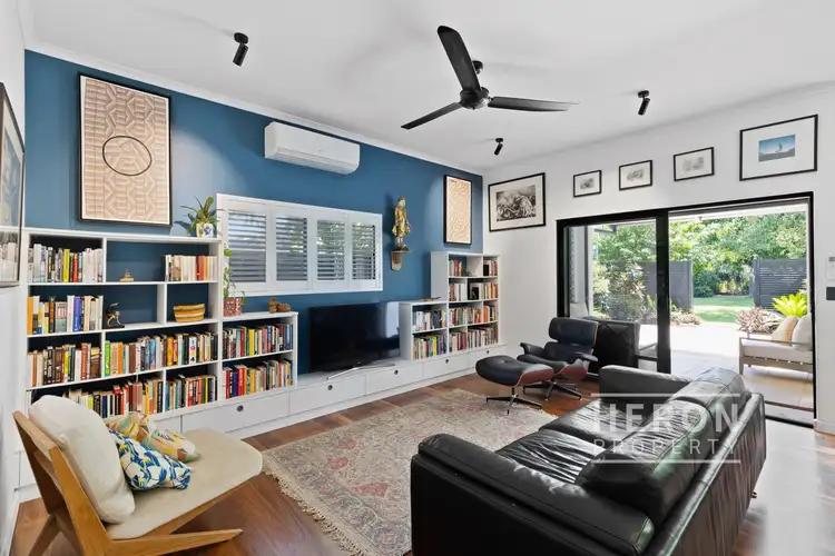 3/12 Hinkler Crescent