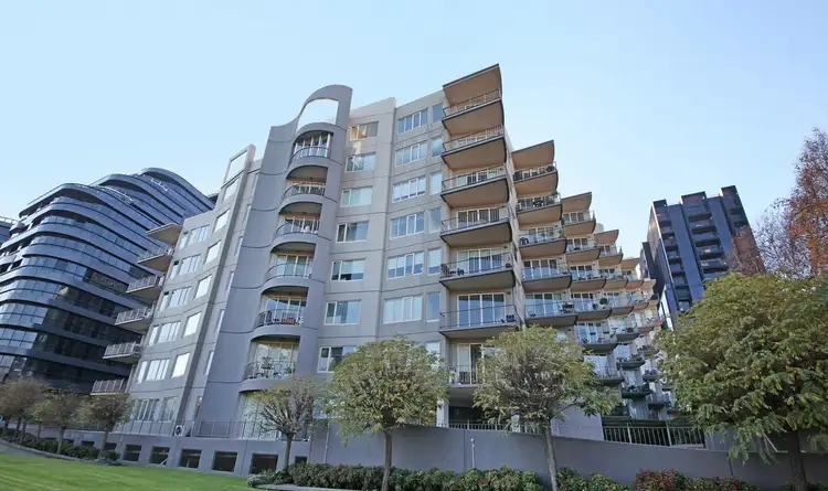 303/23 Queens Road, Melbourne VIC 3004