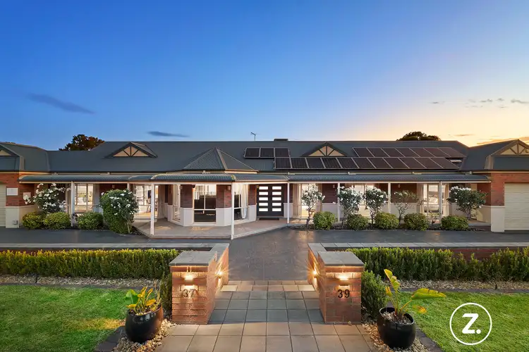 37-39 St Helens Crescent, Narre Warren North VIC 3804