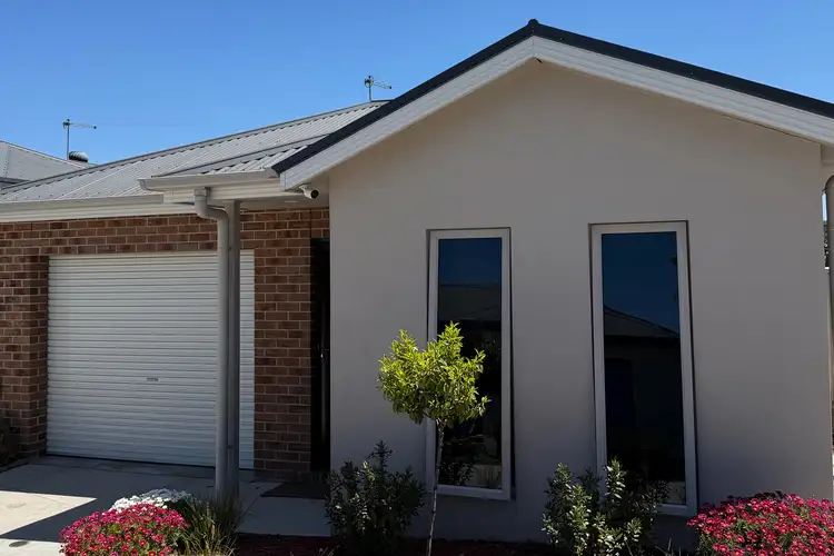 2/2a Pryor Street, Mount Pleasant VIC 3350