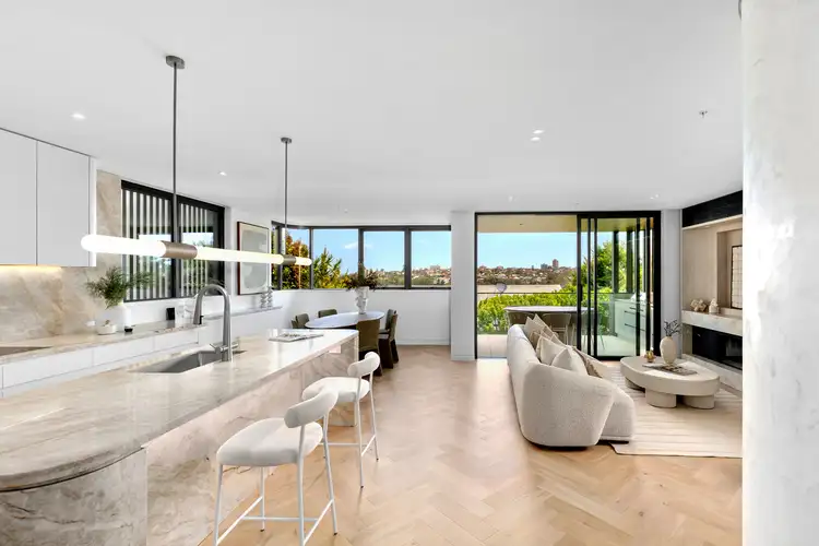 Main view of Homely apartment listing, 2/90 Queenscliff Road, Queenscliff NSW 2096