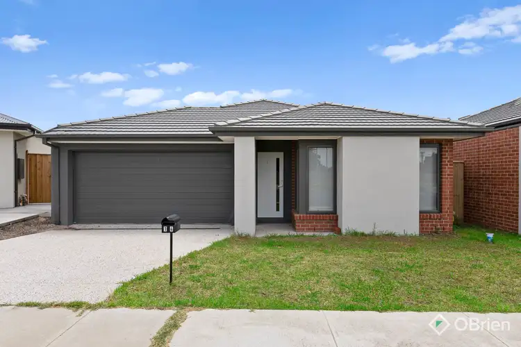 14 Strathfield Court, Cranbourne East VIC 3977
