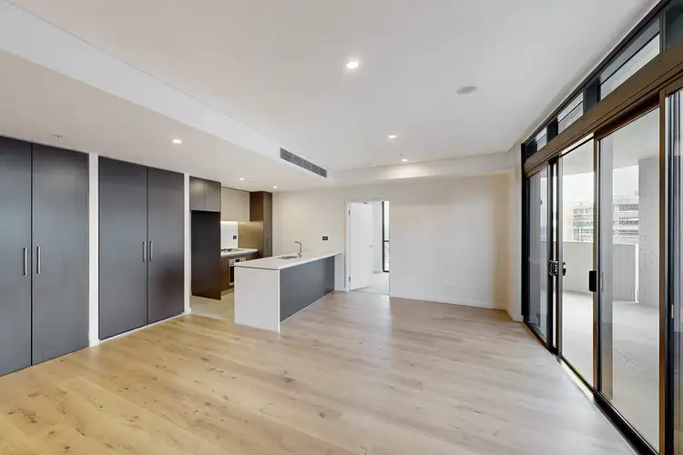 526/2C Conferta Avenue