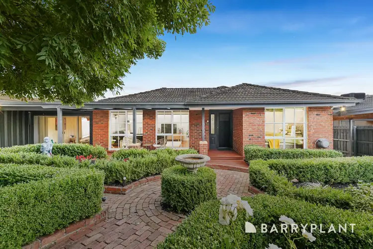 17 Lodge Crescent, Berwick VIC 3806