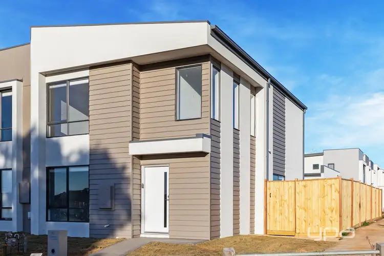 55 Bayview Walk, Thornhill Park VIC 3335