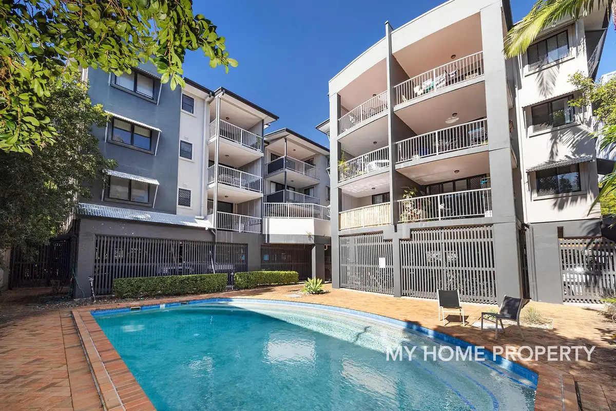 Main view of Homely apartment listing, 10/106 Linton Street, Kangaroo Point QLD 4169
