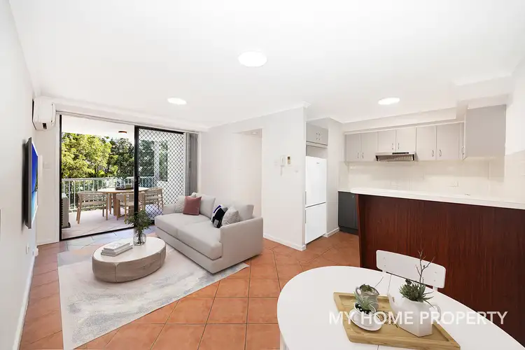 Third view of Homely apartment listing, 10/106 Linton Street, Kangaroo Point QLD 4169