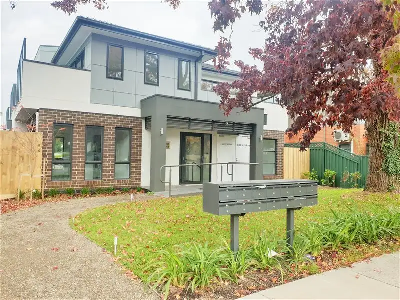 Main view of Homely townhouse listing, 4/4 Albert Avenue, Oakleigh VIC 3166