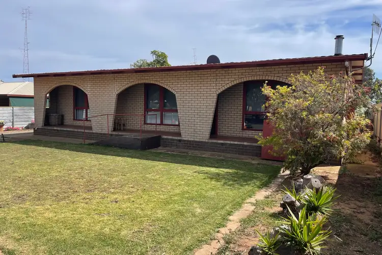 42 Tumby Bay Road, Cummins SA 5631