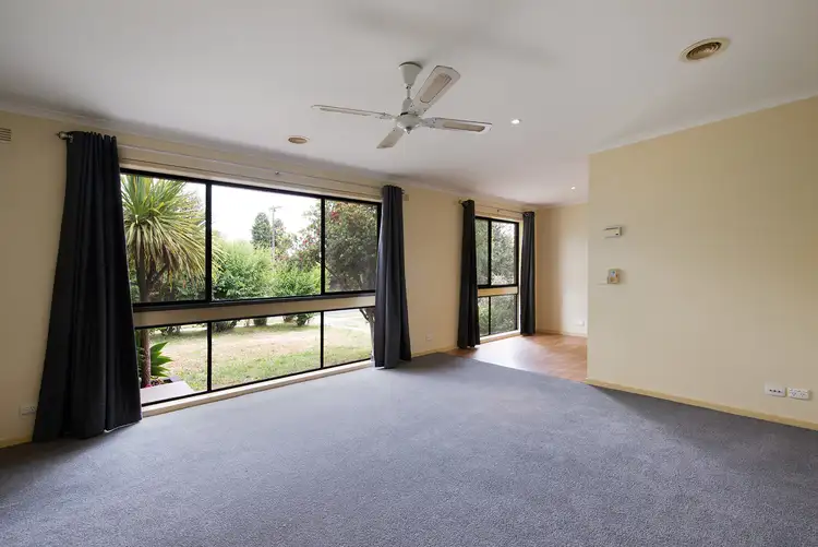 Second view of Homely house listing, 9 Locliff Avenue, Strathdale VIC 3550