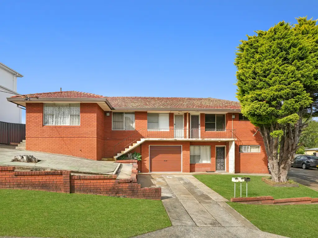 Main view of Homely unit listing, 4/2 Robwald Avenue, Coniston NSW 2500