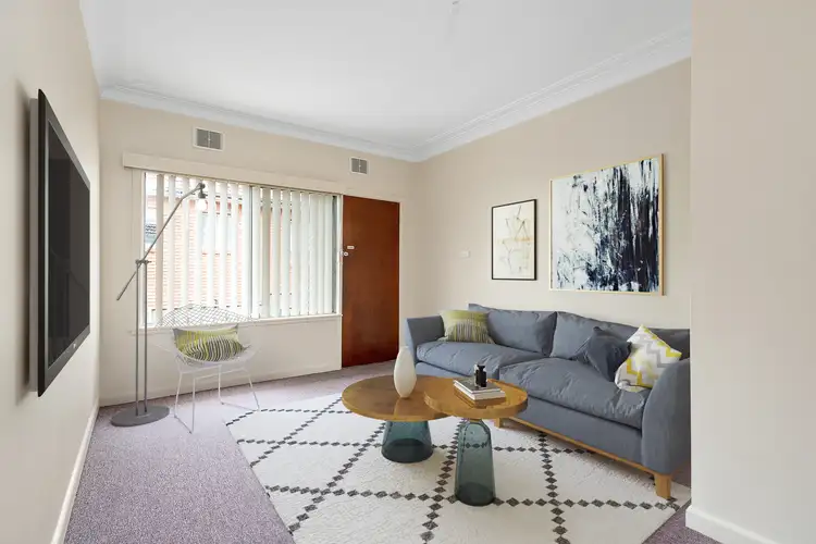 2/6 Armstrong Street