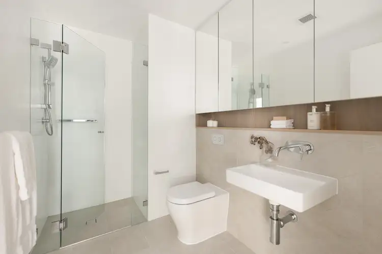 Fifth view of Homely apartment listing, 8 B Oaks Avenue, Dee Why NSW 2099