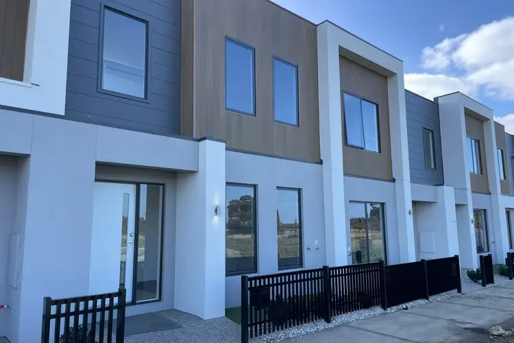 18 Nova Walk, Mount Duneed VIC 3217