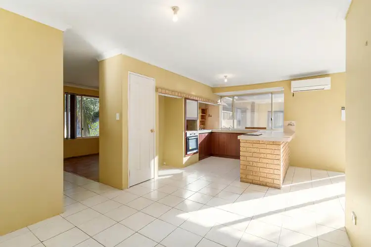 2/228 Hale Road, Forrestfield WA 6058