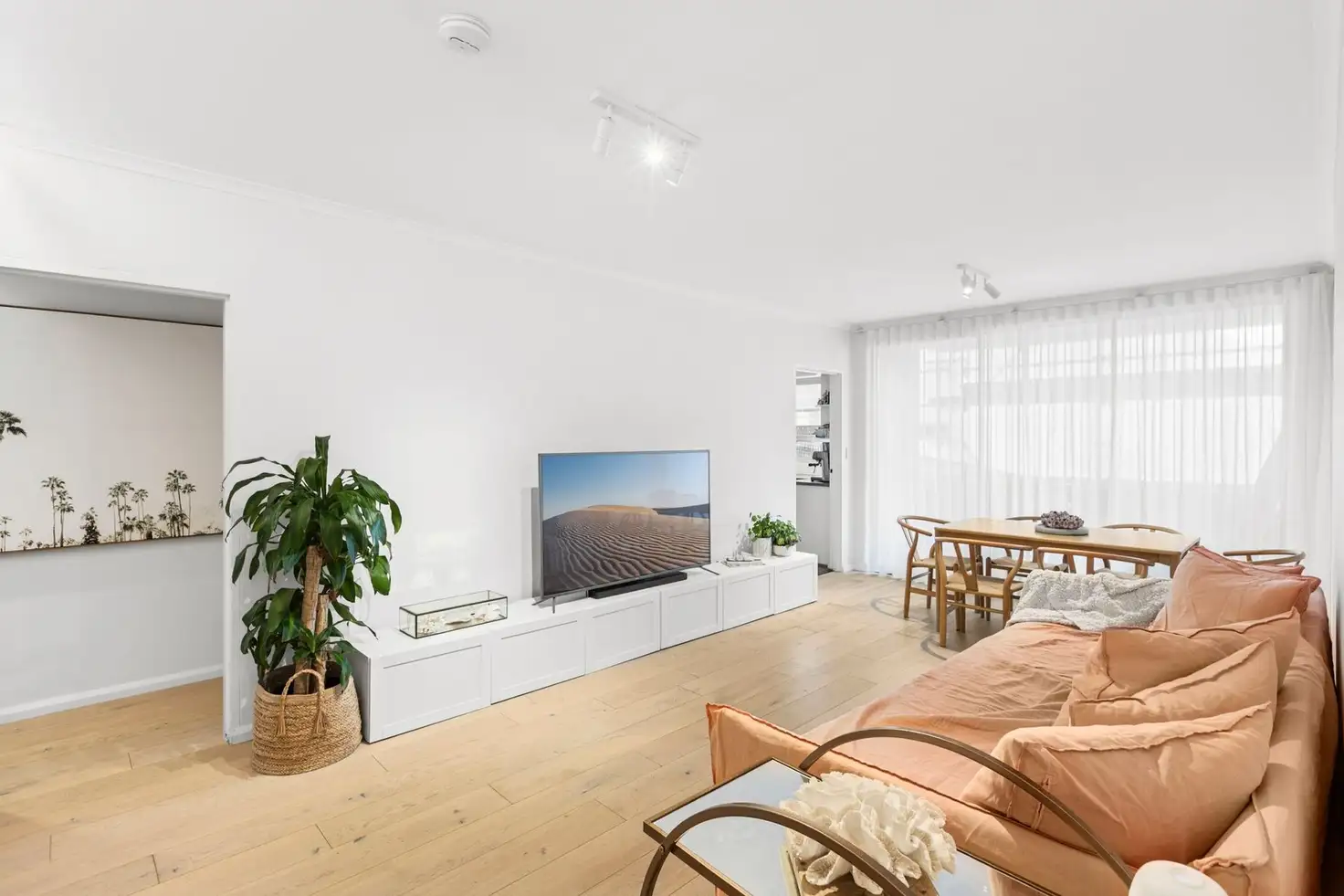 Main view of Homely unit listing, 2/62 Carrington Parade, Curl Curl NSW 2096