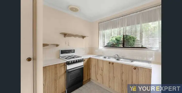 Fifth view of Homely house listing, 18 Linlithgow Court, Narre Warren VIC 3805