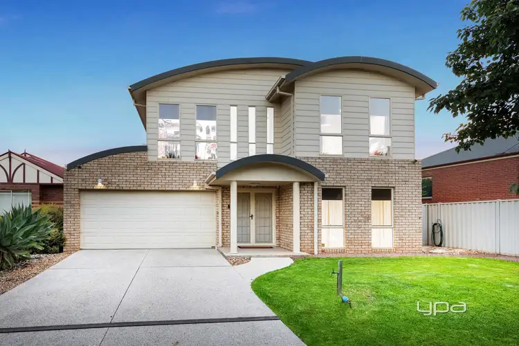 15 Cotteridge Place, Caroline Springs VIC 3023