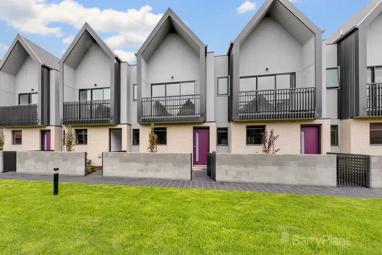 9 Ripplebrook Walk, Pakenham VIC 3810