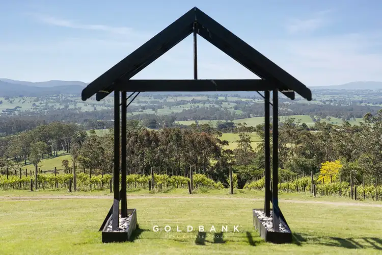 180 Lardners Track, Drouin East VIC 3818