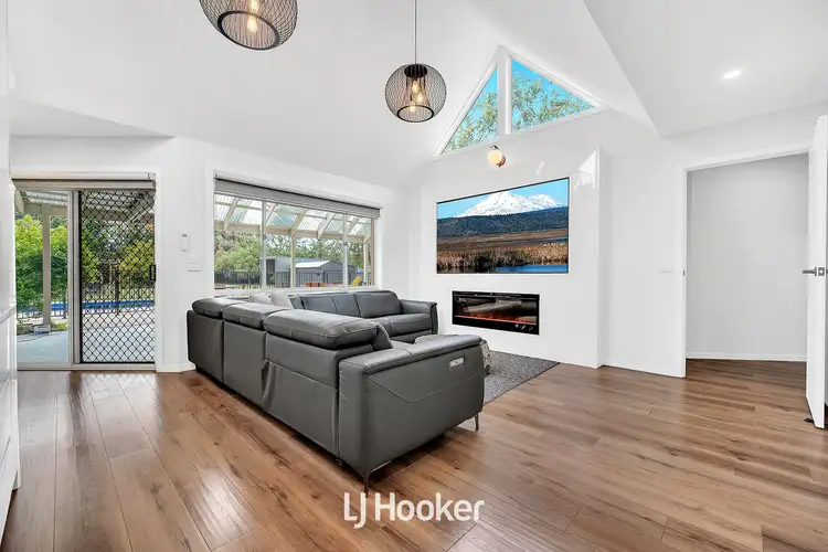 Fifth view of Homely house listing, 11 Earlston Circuit, Cranbourne VIC 3977