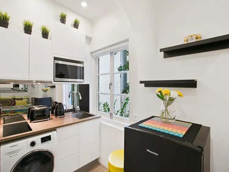 Third view of Homely studio listing, 4/35 Roslyn Street, Potts Point NSW 2011