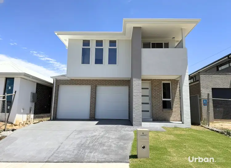 6 Chesterman Loop, Oran Park NSW 2570